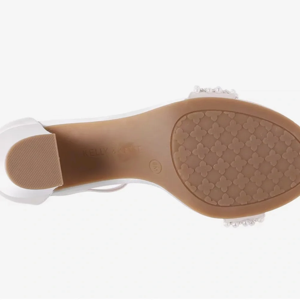 Kelly and Katie — Hildie Sandal - Picture 5 of 9